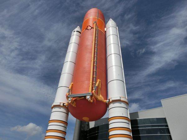 Blue Origin schimbă designul rampei de lansare după explozia rachetei New Glenn